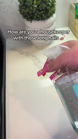 It’s literally not that hard🙂‍↔️💅🏽 #laquesoporte #longnails #longnail #nails #housekeeping #clean #cleaningtiktok #CleanTok #housekeeping #utensils #ftpppppppppppppppppppppppppppppp 