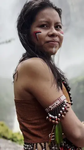 “Agua de lluvia “ DISPONIBLE EN YOUTUBE Y SPOTIFY  #venezuela🇻🇪  #canaimanationalpark #canaima 