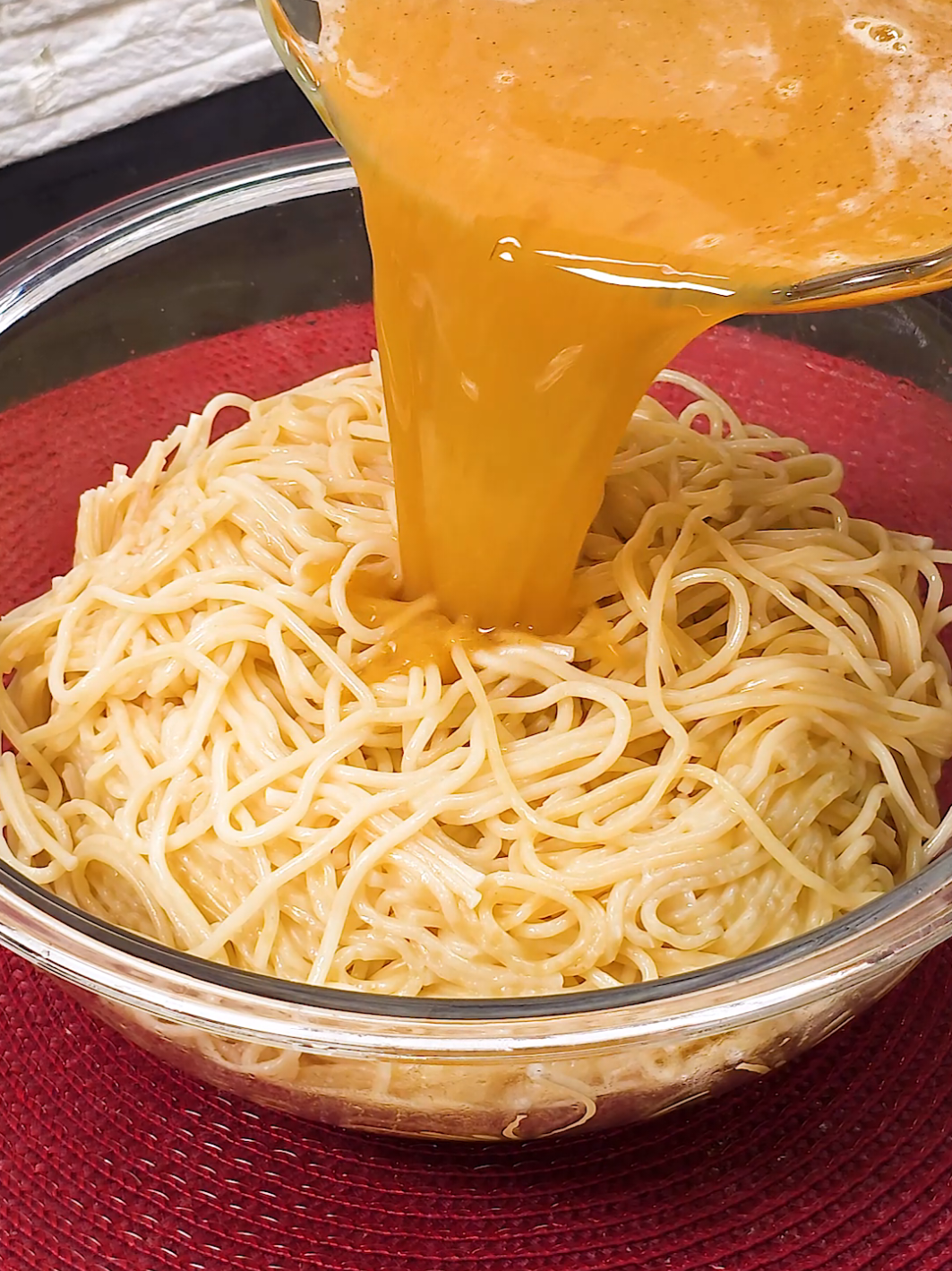 Eggs and pasta, you've never made a recipe like this before. #pasta #quickrecipes #quickmeals #eggs 