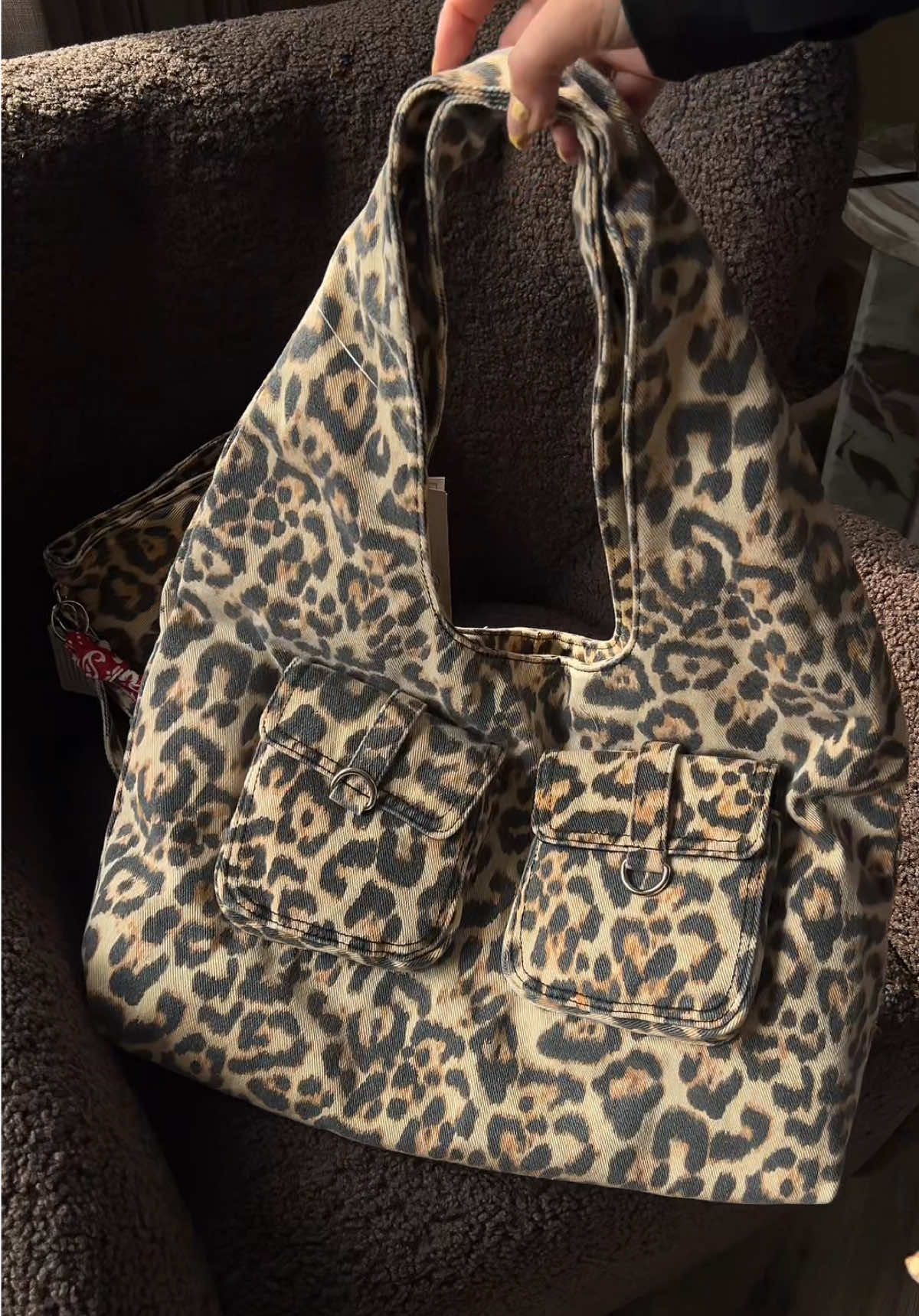 Finally got my hands on the viral @Walmart Leopard bag & pouch. Ordered last night and got it today 😍 #fyp #foryoupage #walmart #walmartbag #leopardbag #viralbag #bags #walmartfinds #walmartfashion #SummerFashion 