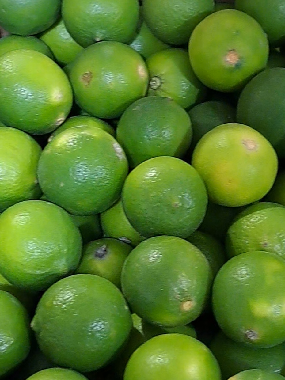 افضل  محل خضار وفواكة من كل النواحي الاسعار والنظافة والتنوع والمحل كبير والتنوع في الفواكة والخضار كل شيء توب ماشاءالله ١٠/١٠ #فواكه #خضار #خضار_فواكه #اماكن_الرياض #الرياض 