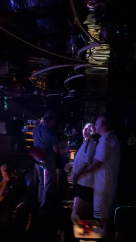 Nơi mà những con người xa lạ chỉ cần mời nhau 1 ly đều trở thành anh em #barempire #lenxuhuong #fypシ #nighlife #xuhuong #fy 