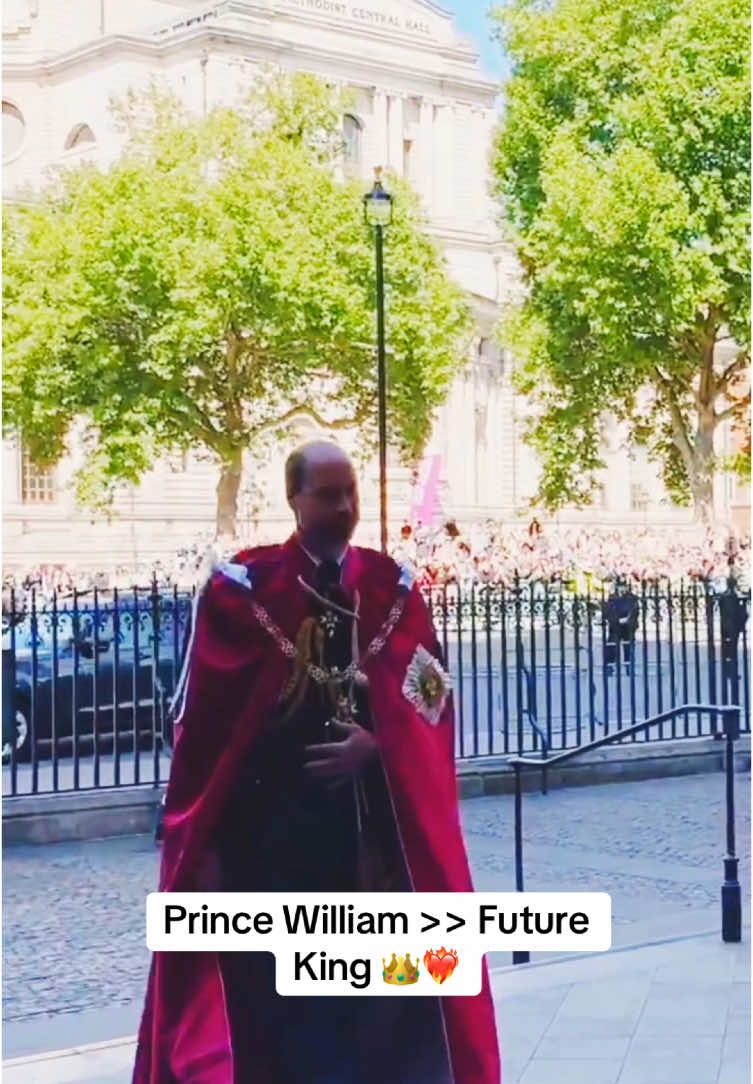 The Prince of Wales arriving at Westminster Abbey earlier today. 🤩👑💗💙  #princewilliam #princeofwales #princewilliamofwales #royalfamily #princessofwales #kingcharles #kingcharlesiii #westminsterabbey #williamandkate #walesfamily 