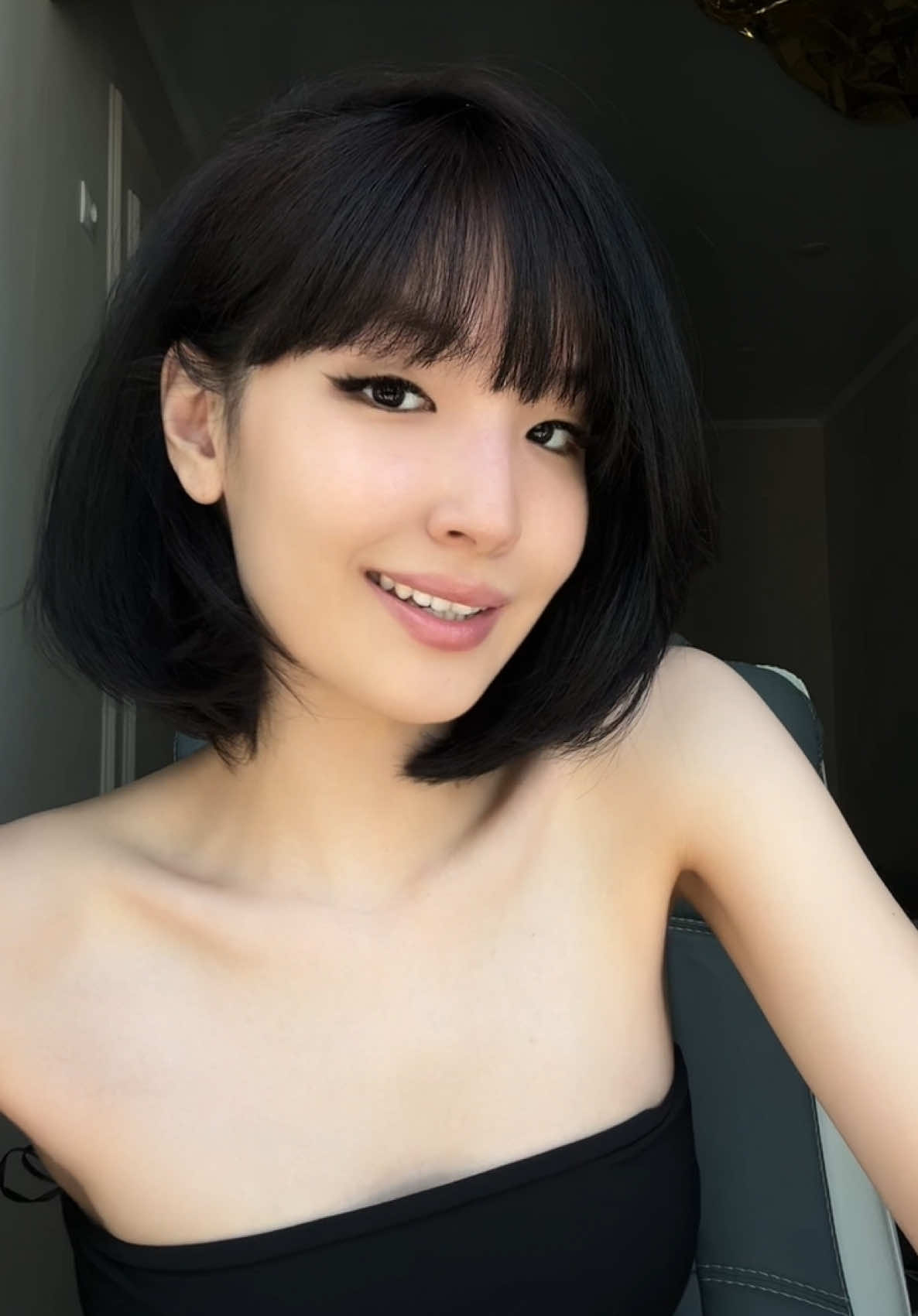 my song “ECHOES” is out now ❤️ link in bio 