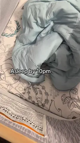 You have to stay for the cutest face at the end! Harlow loves his new sleep sack! It’s so incredibly soft and comfy! We got the 1.0TOG since we keep our room pretty cold.#babyproducts #babysleep #sleepsack #babyboy #fy 