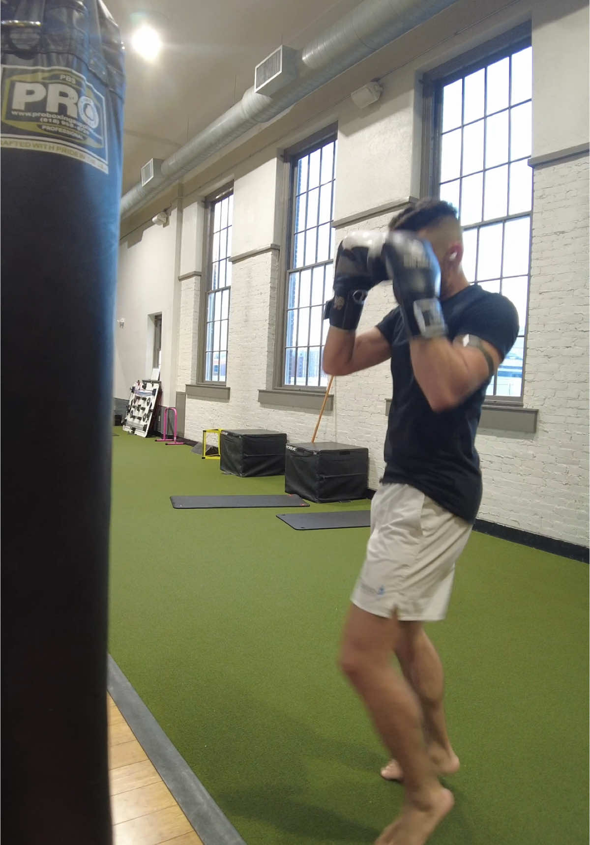 In the lab 🧪 🥊 🎯  Month 3. Still learning, still swinging.  #muaythaitraining #bagwork #mma #martialarts #GymTok 