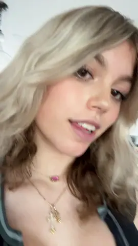 LAST ONE #bi #wlw #fypツ #trending #trend #viral #fyp #relatable #lipsync #bisexualtiktok #bisexual🏳️‍🌈 #wuhluhwuh #winnerslovewinning #girlkisser #masc #fem #stem 