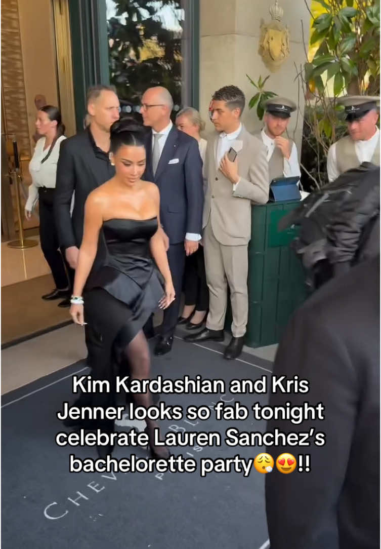 Wow wow #kimkardashian #krisjenner #foryou 