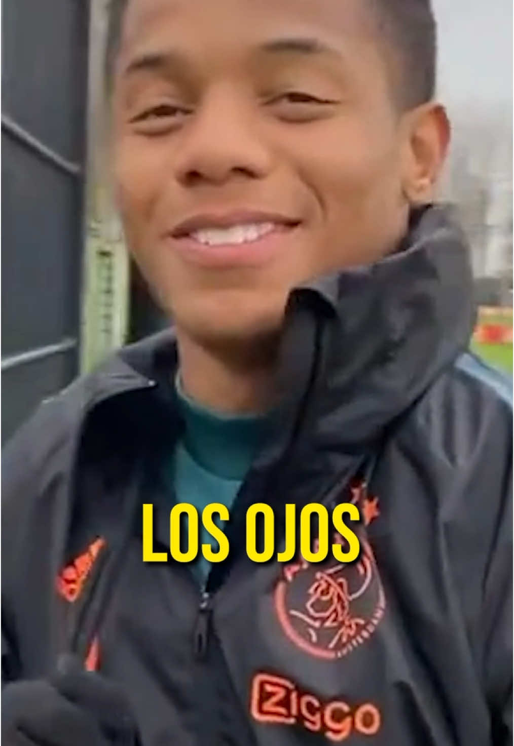 Que tiene en los ojos David Neres? Acaso? 🍂🍁🍁? #paratii #fyp #futebol #brasil #championsleague #davidneres 