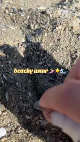 ASMR at the beach ☀️🌊🌊 #asmr #lofiasmr #tingles #relax #asmrtracing #visualasmr #calmingvideos #asmrbeachsounds 