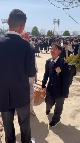 Meu filho na escola no japão com seus amigos.#escola #japon #VidaNoJapão #brasileironojapao #f 