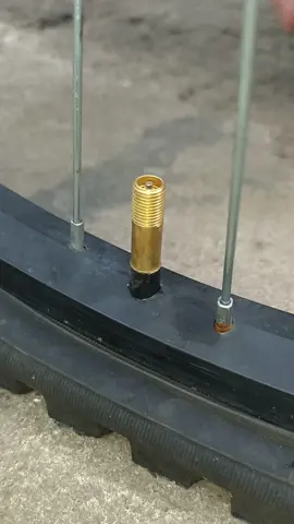 How to inflate bicycle tires without a special tool. Useful bicycle tips and tricks #DIY #bike #bicycle #tips #tricks #howtomake