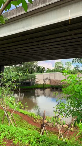 BSD ada aja gebrakannya! contohnya kaya taman baru di bawah fly over & GRATIS @Sinar Mas Land  #ProjectbySML #ShapeMyLife #BSDCity #kitawarawiri #bsd #jogging #thebreeze #tamanbsd #bsdcity #joggingbsd #tgr #hiddengems #alsut #tangsel #gadingserpong #tangerangselatan 