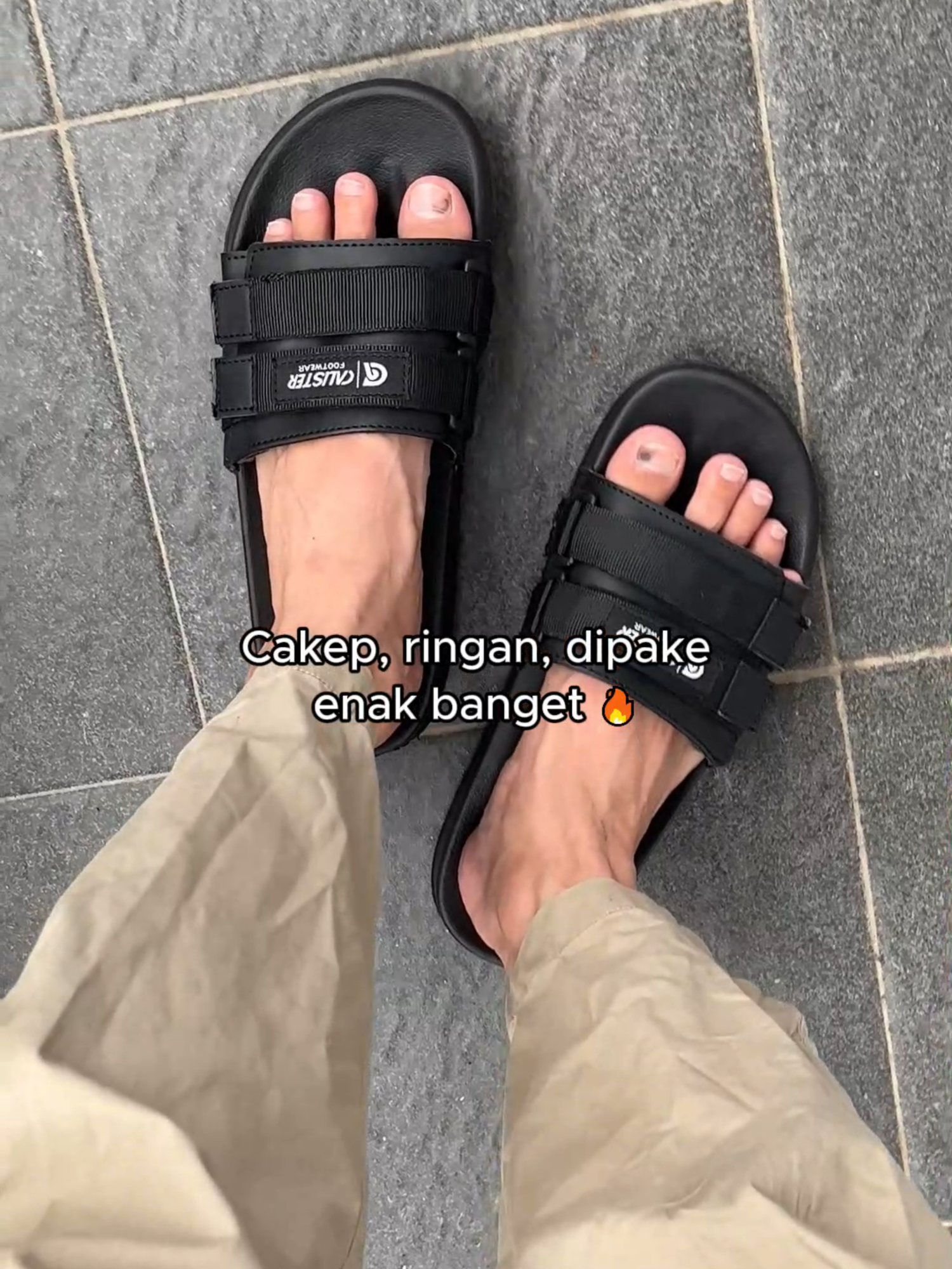 Gak usah diraguin lagi, bener-bener recommended #sandalpria #sandalcowok #sandalkeren #sandalkece #sandalkaret #sandalslop #sandalkekinian #sandalantislip #sandalaesthetic #sandalempuk #sandallembut #sandaltebal #sandalenteng #sandalnyaman #sandalviral