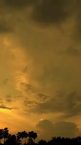 بعد أن تقول أشياء سيئة عني، من فضلك صلي من أجلي لأكون كاملاً مثلك- selepas berkata buruk tentang ku , tolong doakan aku agar sempurna seperti dirimu #sholawat #mahalulqiyam #senja #langit #estetik #quotes #quotesislami #quotesaesthetic #4u #fypシ゚ 