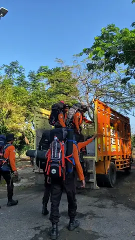 Pantang menyerah tak putus asa. Hari demi hari penuh dengan rintangan. Bangkit Yuana! #karanganyar24jam #explorekaranganyar #pencarian #wadukdelingan #obaloka @intanpari_waterpark 