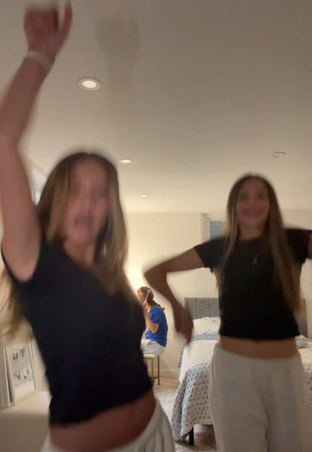 @VIVVVV 