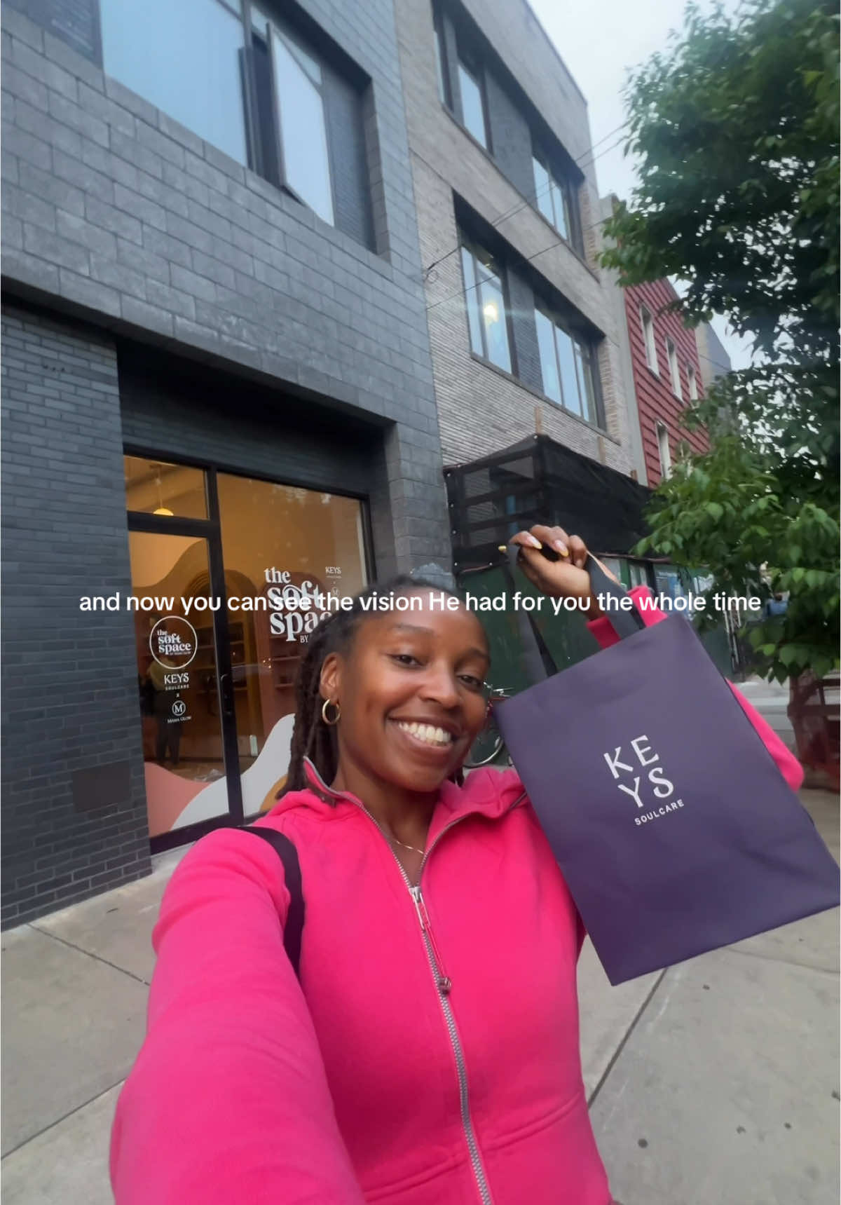 I’m so serious when I say, we serve a good God don’t we? Thank you so much @Keys Soulcare and Mama Glow for the invite! ✨✨ Go get you some, the products are too good! #walkinginfaith #contentcreatorjourney #christianmoms #keyssoulcare 