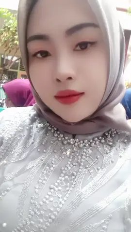 ojo sawang, plorok'i ae nggeh... jiahahahhhhh.... 
