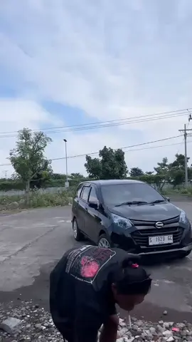 jangan mencintai setinggi langit biar tidak luka sedalam lautan 🚫
