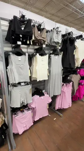 It’s giving skims  #walmartpartner #walmartfashion #walmarthaul #skimsdupe #summerclothes #walmartfinds #creatorsearchinsights #fyp 