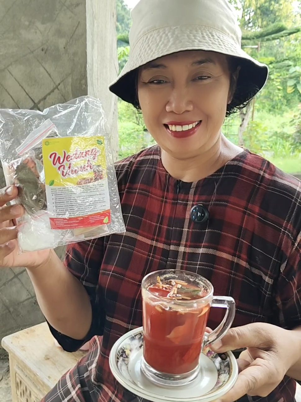 Ngracik wedang uwuh sek, minuman tradisional khas yogyakarta. #wedanguwuh #wedanguwuhjogja #minumanviral #minumansehat #minumanrempah #belilokal #megaguncang1212 #cuantanpabatas 