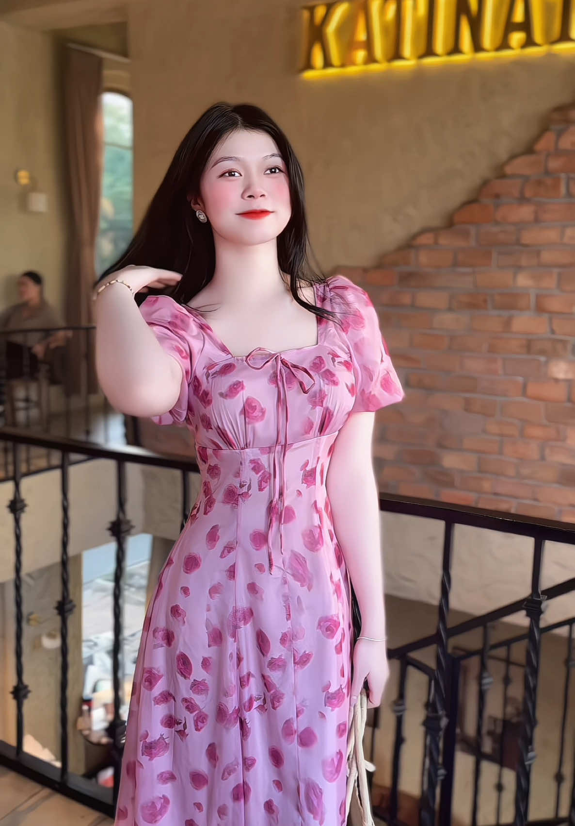 Mẫu mới cập bến mấy bà ơi ! #xuhuong #videoviral #vayxinhmoingay #thoitrangelly #dammixidibien #trending #thinhhanh #vaymuahe 