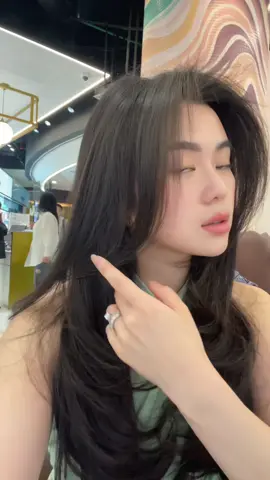 No requests. Just full trust in my hairstylist 🤝 #hair #haircut #hairstyle #longlayers 