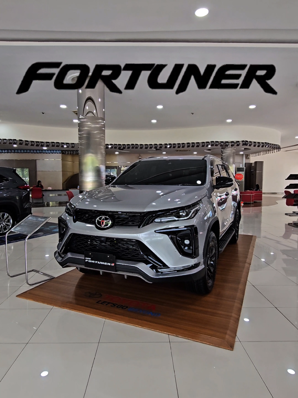 Fortuner VRZ GR-S 2025 Tampil Gagah, Fitur Canggih!