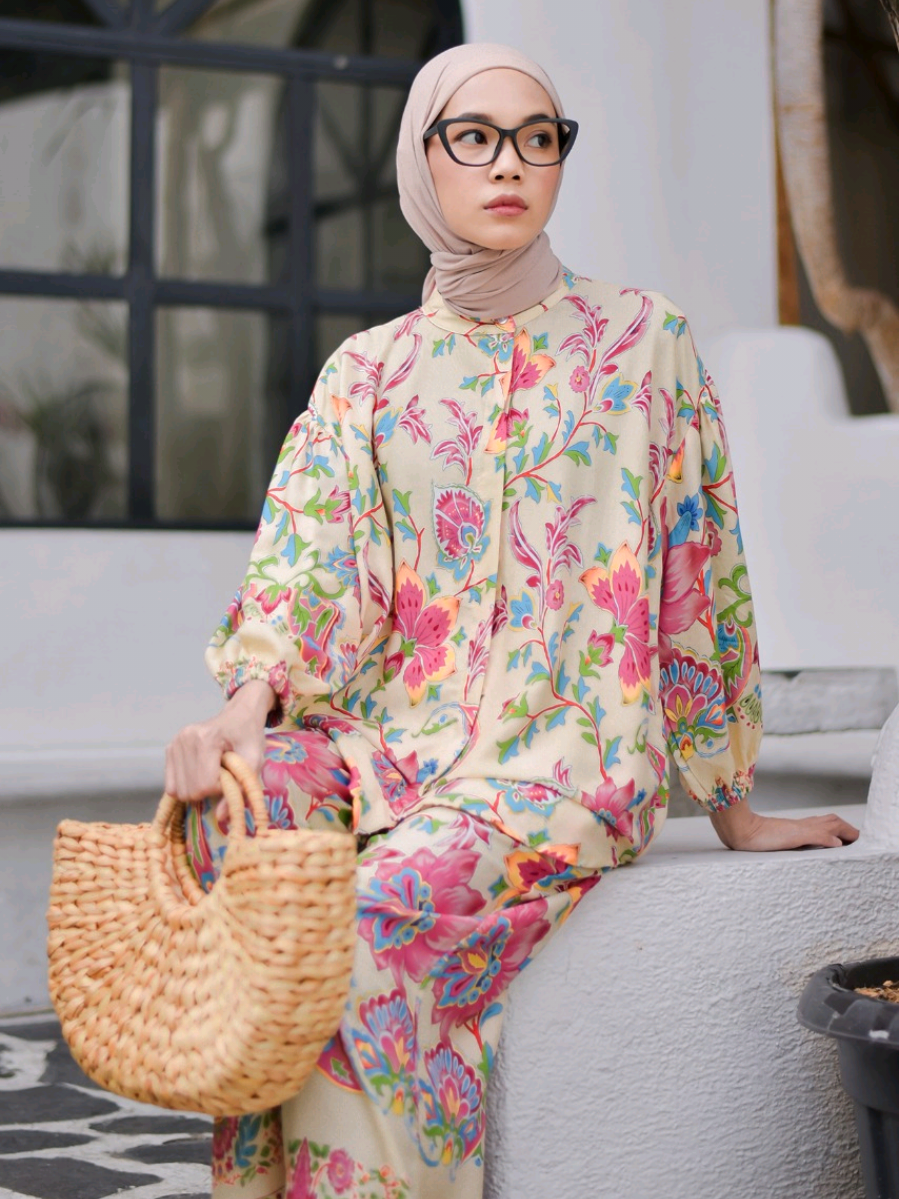 New Fave alert! Comfy-nya dapet, stylish-nya gak ketinggalan #soore 