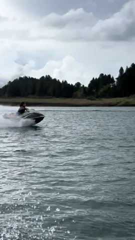When in Guatapé #jetski 