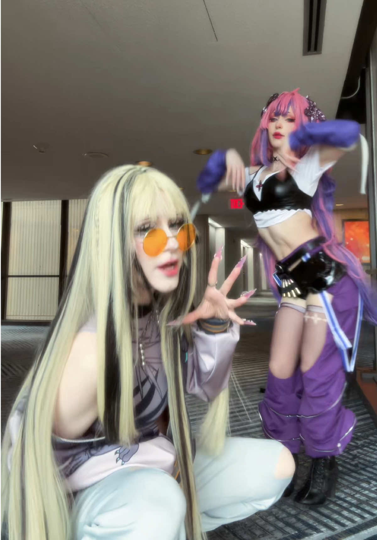 Lonely ? #flowglow #flowglowcosplay #kikiraravivi #koganeiniko #cosplay @uzi 