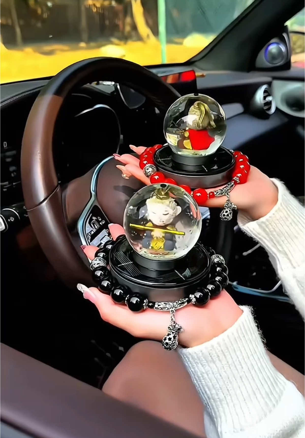 Quả cầu xoay Ngộ Không chạy bằng năng lượng mặt trời toả hương thơm khử mùi xe hơi,trang trí xe #quacauxoay #ngokhong #trangtrioto #dochoioto #xuhuong #viral #trending 