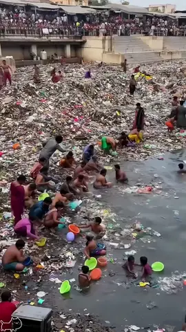 ¿Te atreves a bañarte en este río?#tiktok #foryou #descubrir #knowledge #thegangesriver 