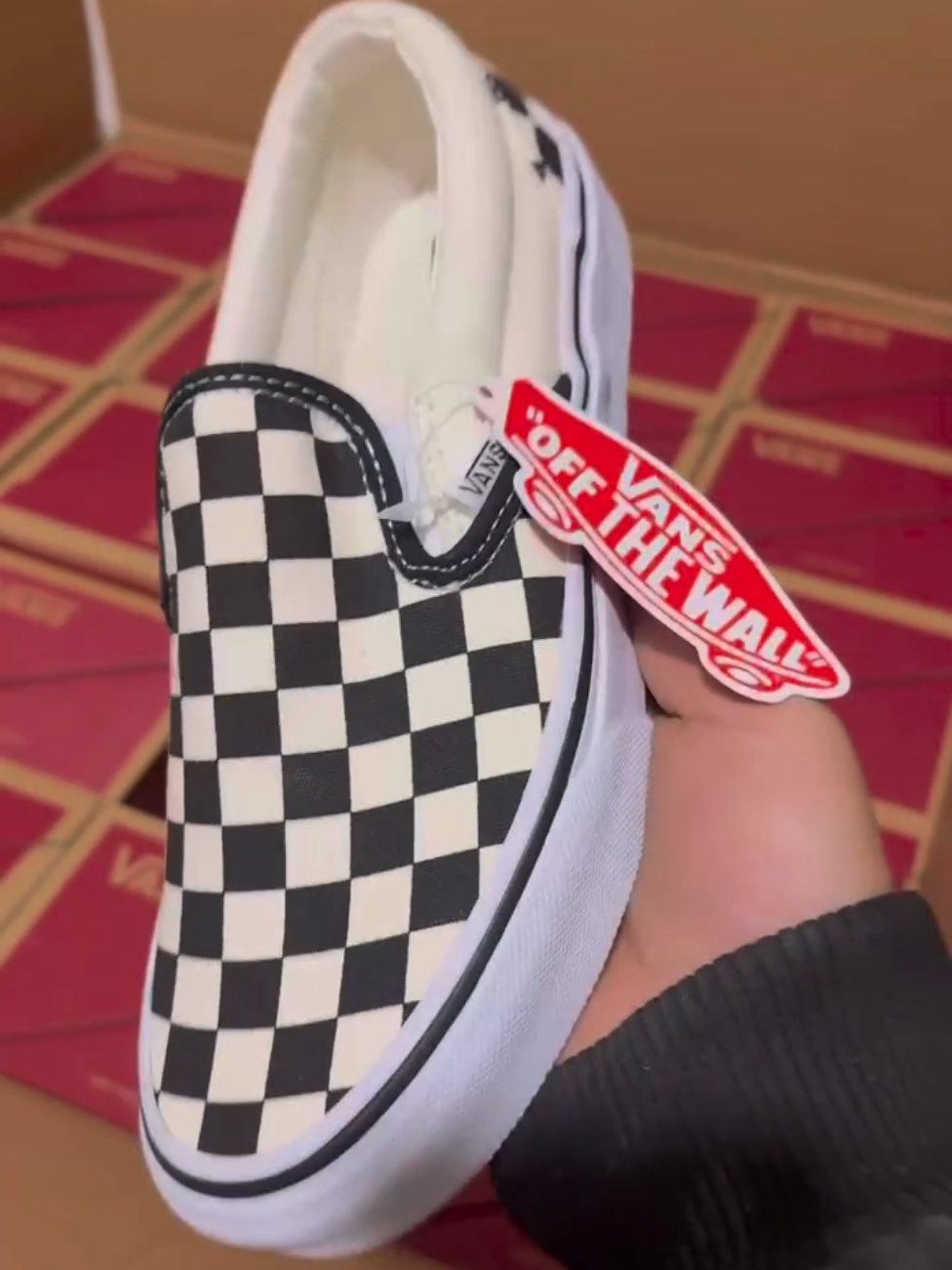 VANS Ua Classic Slip-On Unisex VNOOOEYEBWW #vans #sepatuvans #original #sepatupria #sepatuwanita #yourpage #fypppppppppppppp 