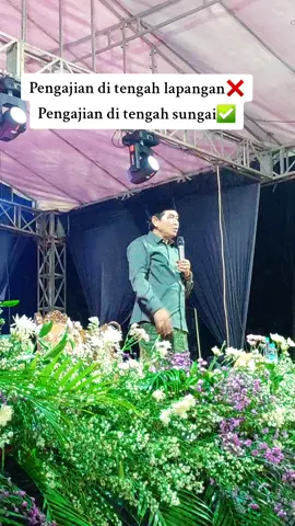 tetep gayeng mugi berkahi  #khanwarzahid #apitan #sedekahbumi #fyppppppppppppppppppppppp #viralvideo #grobogan #pengajiankhanwarzaid #followers➕ #lewatberanda #trendingvideo 