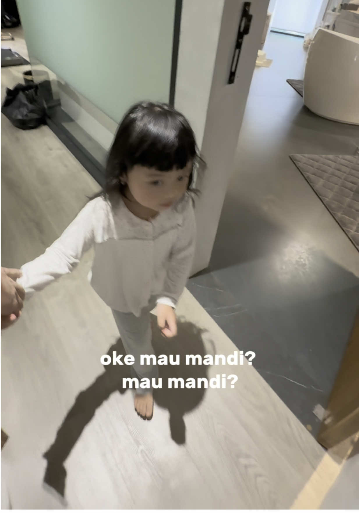 Kang dedi ameena udah mau mandi kang.. 🙏🏻😅 langsung lariii kanggg