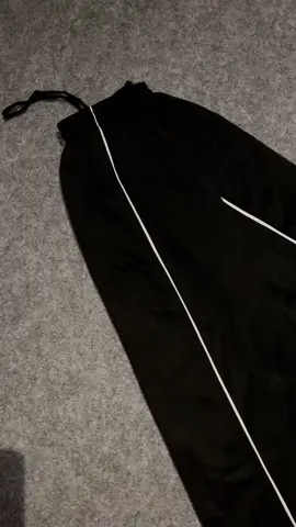 tampil keren cuma 20k 🫵🏻#celanatraining #celanatrainingpanjang #rekomendasi #rekomendasioutfit #training #fyp #