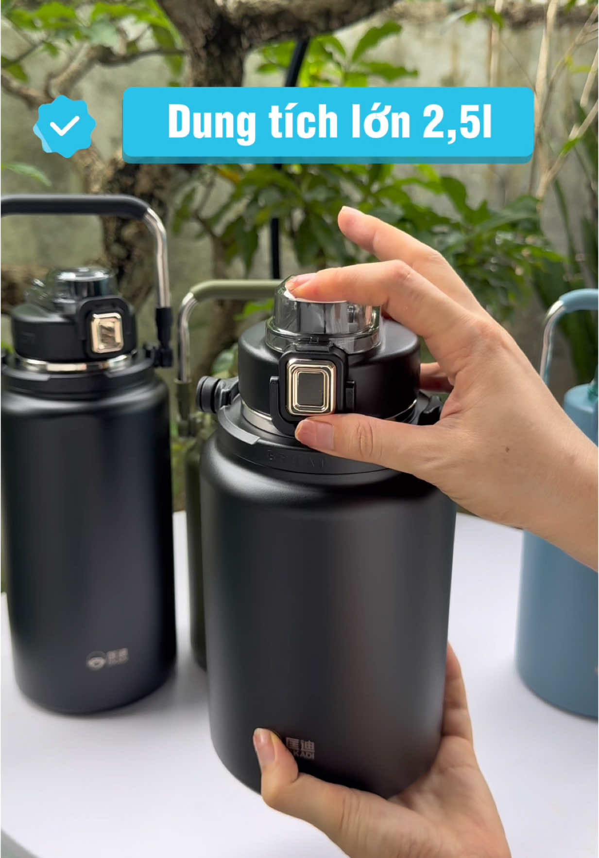 Chiéc bình giữ nhiệt siêu to dung tích 2500ml uống thoải mái cả ngày #binhgiunhiet #giadungbaochi #binhnuoc #lygiunhiet #binhdungnuoc 
