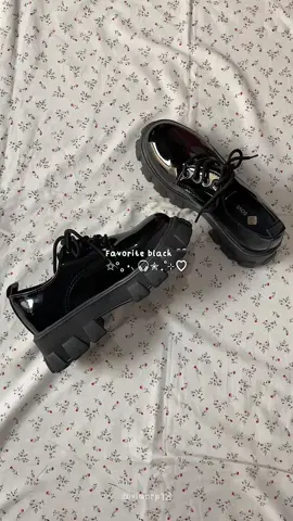 Sepatu boots keren banget buat ootd gaiss buruan co dehh #sepatuboots #sepatuwanita #sepatudocmart #sovella #sepatumurah 