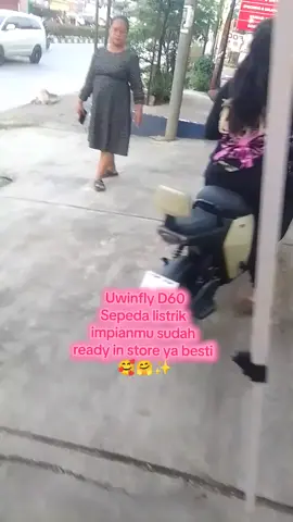 Sepeda listrik uwinfly D60 impianmu sudah ready stok di store otobot uwinfly Cipondoh ya besti  datang sekarang juga yaa, sampai jumpa 🤗✨ #otobotindonesia  #SepedaListrik  #uwinflyindonesia 