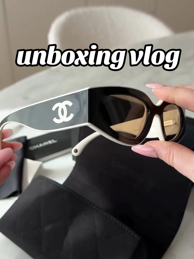 sunglasses unboxing#unboxing #unboxingvideo #chanelsunglass #chanel #chanellover #chanelunboxing 
