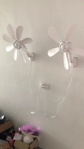 Quạt dán treo tường không phải khoan hay đục lỗ tường rất tiện lợi #linhtrang741 #muataitiktok #quat #quat8canh #quattreotuong #xuhuong 