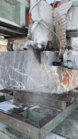 “Watch the Stone Scream: Real Marble Cutting Process!”#MarbleCutting   #SatisfyingVideos   #MarbleFactory   #StoneCutting   #ماربل_کٹائی   #کارخانہ   #مشین_کا_کمال   #محنت   #ماربل_ویڈیو   #پاکستانی_محنت   #صنعتی_عمل   #دھول_اور_پانی   #محنت_کا_فن   #وائرل_ویڈیو____________tik 