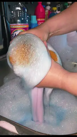 Sponge Fake Rinse 😮‍💨🫧💧🤌 with saved fab softener, pinalen, Ajax rinse water 💙🩵🤍 #spongesqueezingasmr #sponge #spongerinse #fakerinse #spongeasmr #satisfyingvideo #pinalen #fabricsoftener #ajax #rinsewater #waterysqueezes 