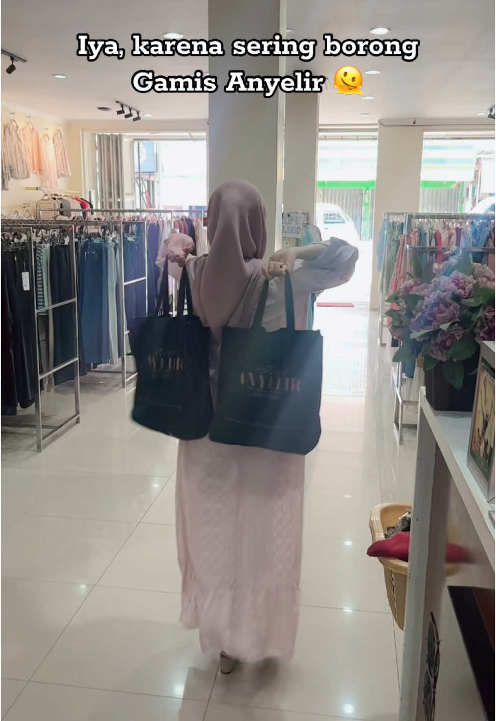 Gamis Anyelir emang best bangeeett ❤️‍🔥 . . . . #fyp #anyelir #anyelircerahfashion #ootdhijab #maxidress 