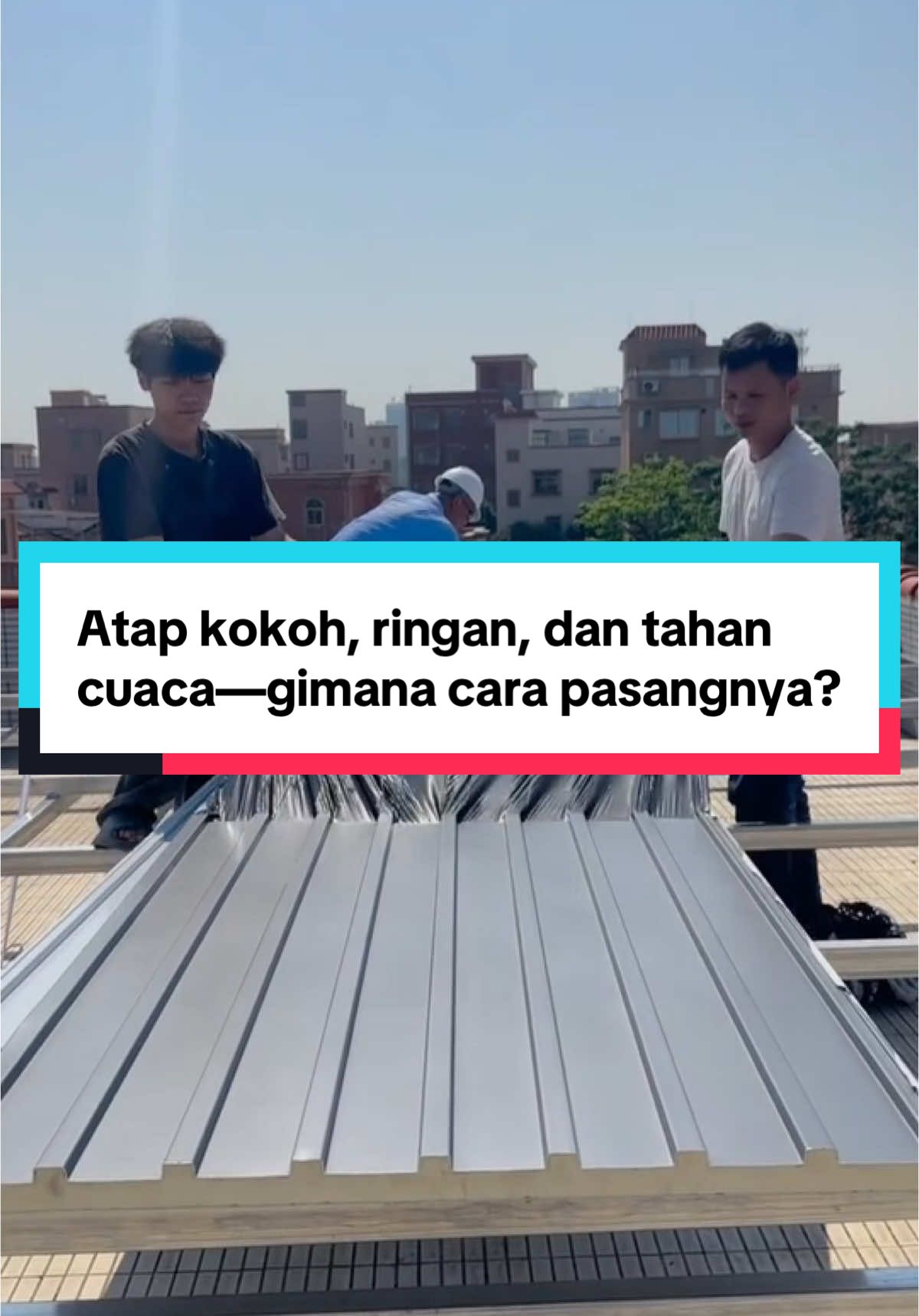 Atap kokoh, ringan, dan tahan cuaca. gimana cara pasangnya?. #creatorsearchinsights #roofing #ataprumah #kontraktorindonesia #rumahminimalis #fypindonesia #tahanpanas #bahanbangunan #fyp #atapaluminium #atappolyurethane #antibocor #atapadem #panas #ConSantanderConecto #kontraktor #atappu #insulasiatap #atapmodern #rumahadem 
