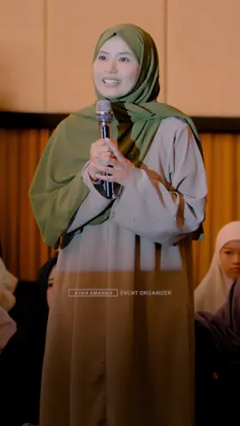 MasyaAllah jadi teharu mendengar cerita kakaknya 🥹 〰️〰️〰️〰️〰️〰️〰️〰️〰️〰️〰️〰️〰️〰️〰️ Jadwal sharing time UHA insyaallah: 17-18 Mei: PALEMBANG 24-25 Mei: BALIKPAPAN 22 Juni: PEKANBARU 28- 29 Juni: SERANG 20 Juli: MEDAN 26-27Juli: MAKASSAR 17 Agustus: SAMARINDA 31 Agustus: LAMPUNG Cara daftarnya di website ➡️ sharingtimeuha.com 😊 #sharingtime #hananattaki #ayahamanah #bogor #karawang #solo #jakarta #jogja #malang #surabaya #semarang #depok #tangerang #bandung #bekasi #purwokerto #cirebon #garut #makassar #padang #palembang #lampung #balikpapan #samarinda