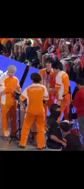 นั่งได้แปปเดียวจริงๆ555555 #jinwookkim #jungt #peemwasu #olympop 
