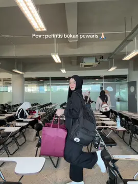 kuliah pun juga sambil jualan 🥰